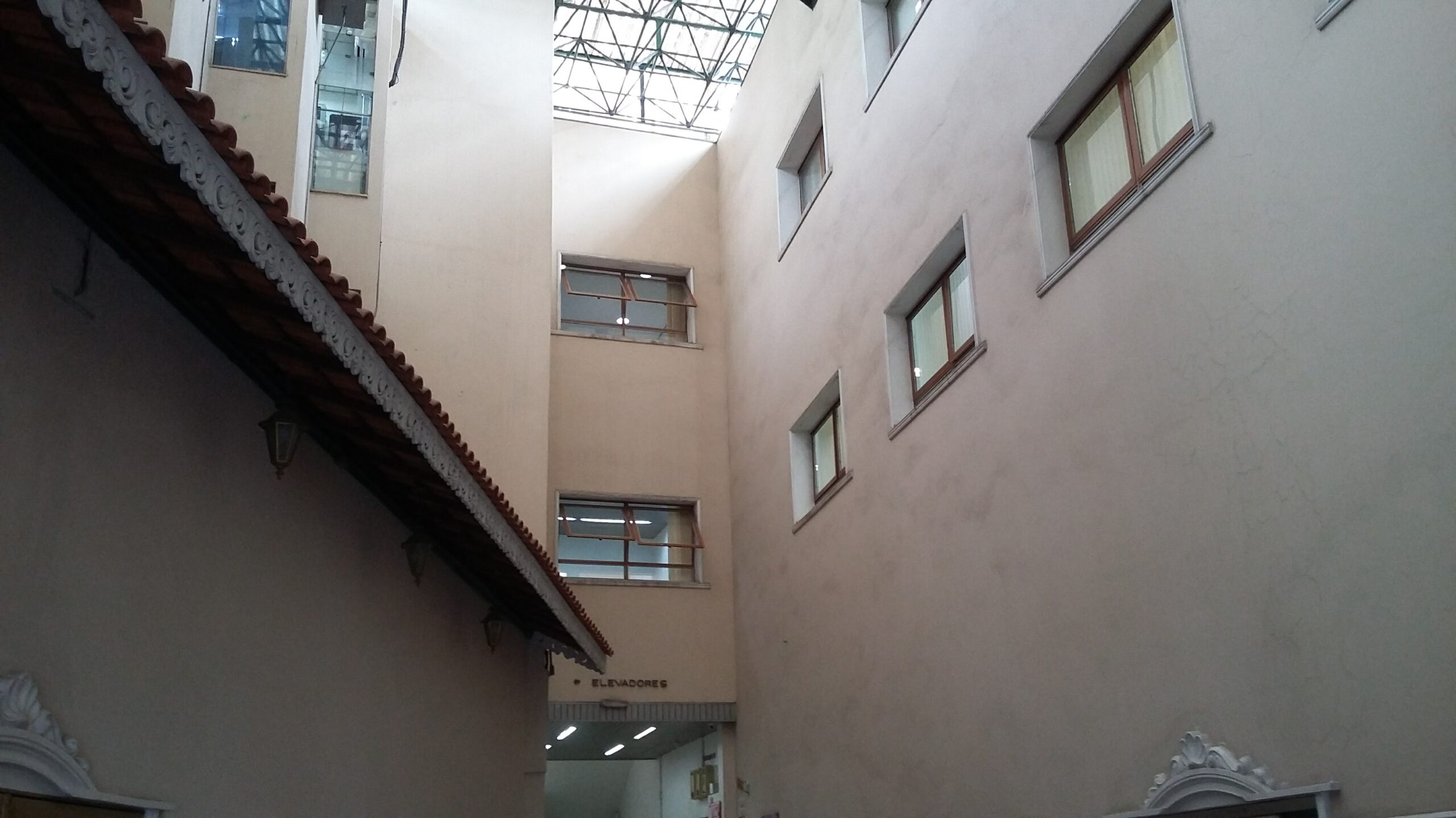 Trasmontano Hall de Entrada