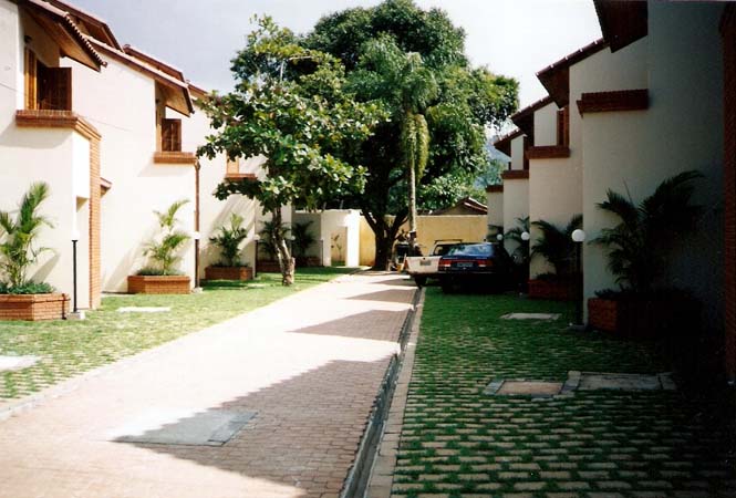 Condomínio Vila Paradiso (10 Residências) – Juquehi – SP